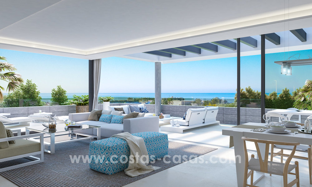 Apartamentos y áticos modernos cerca de la playa en venta entre Estepona - Marbella 5600