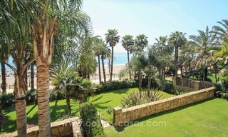 Apartamento frente al mar en venta, primera línea de la Milla de Oro - Marbella 1