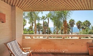Apartamento frente al mar en venta, primera línea de la Milla de Oro - Marbella 6