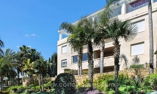 Apartamento frente al mar en venta, primera línea de la Milla de Oro - Marbella 4
