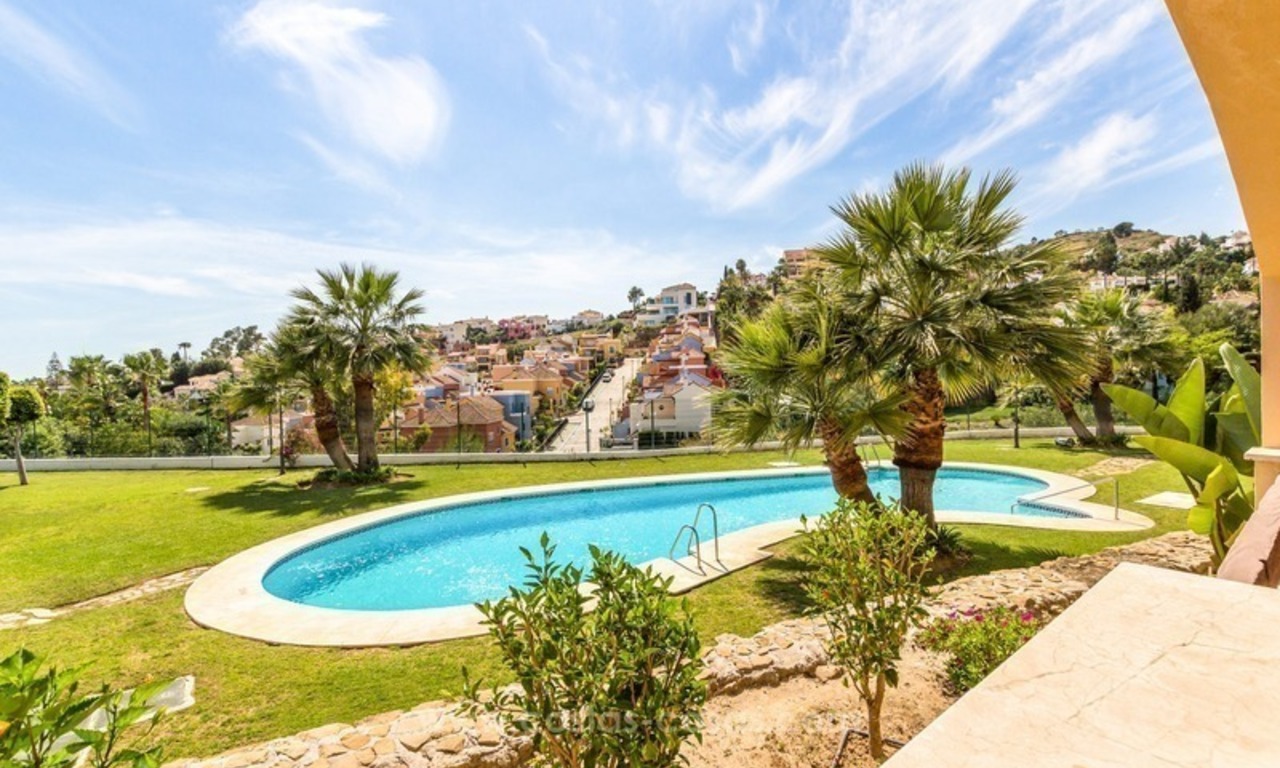 Apartamentos y áticos en venta en Nueva Andalucía, Marbella 1