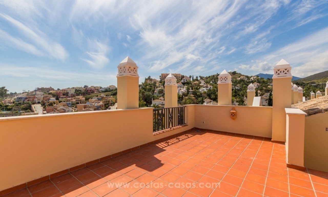 Áticos y apartamentos en venta en Nueva Andalucía, Marbella 3