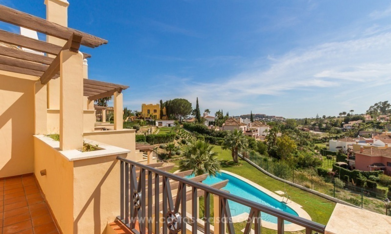 Áticos y apartamentos en venta en Nueva Andalucía, Marbella 2