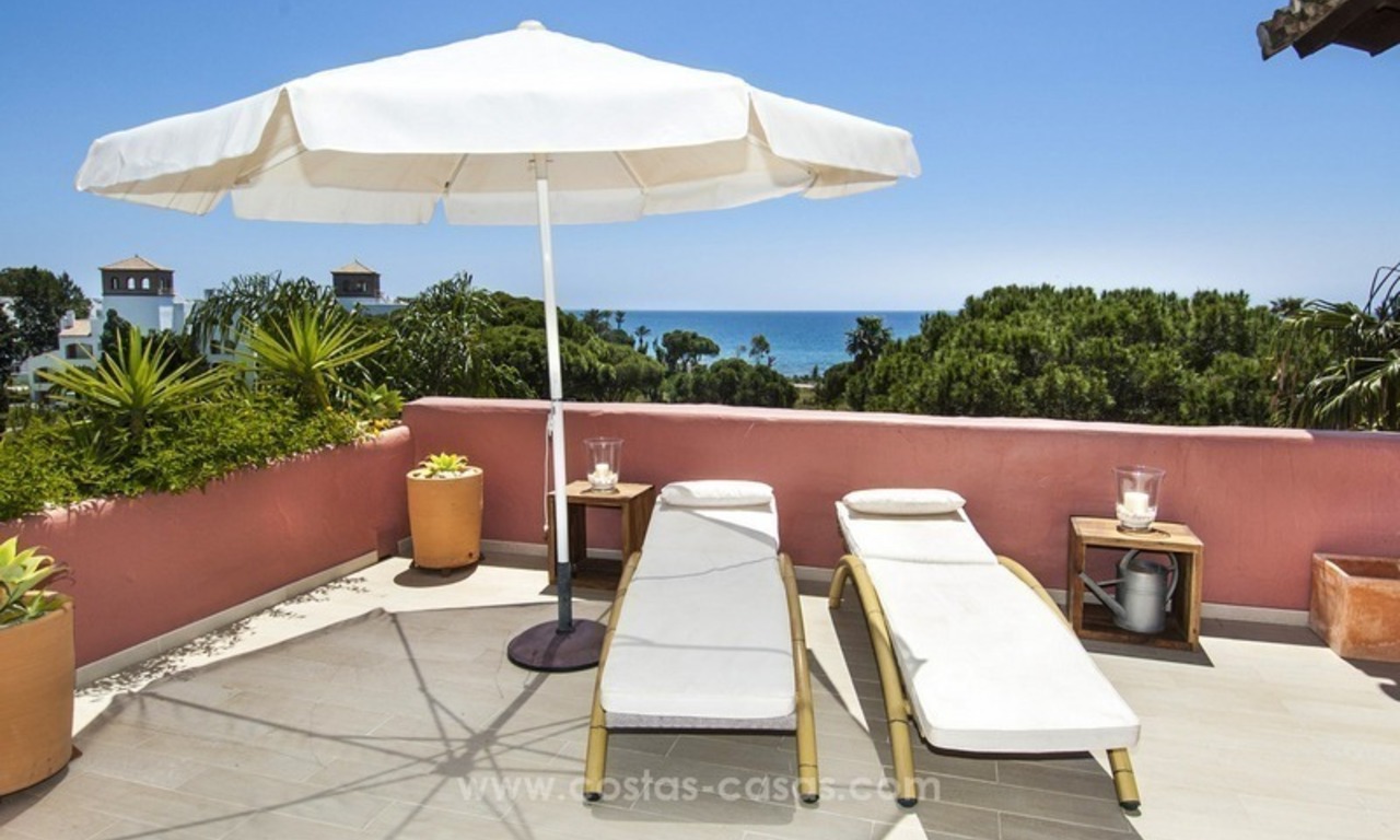 Ático apartamento de lujo frente al mar en venta en la Nueva Milla de Oro, entre Marbella y Estepona 13