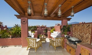 Ático apartamento de lujo frente al mar en venta en la Nueva Milla de Oro, entre Marbella y Estepona 5
