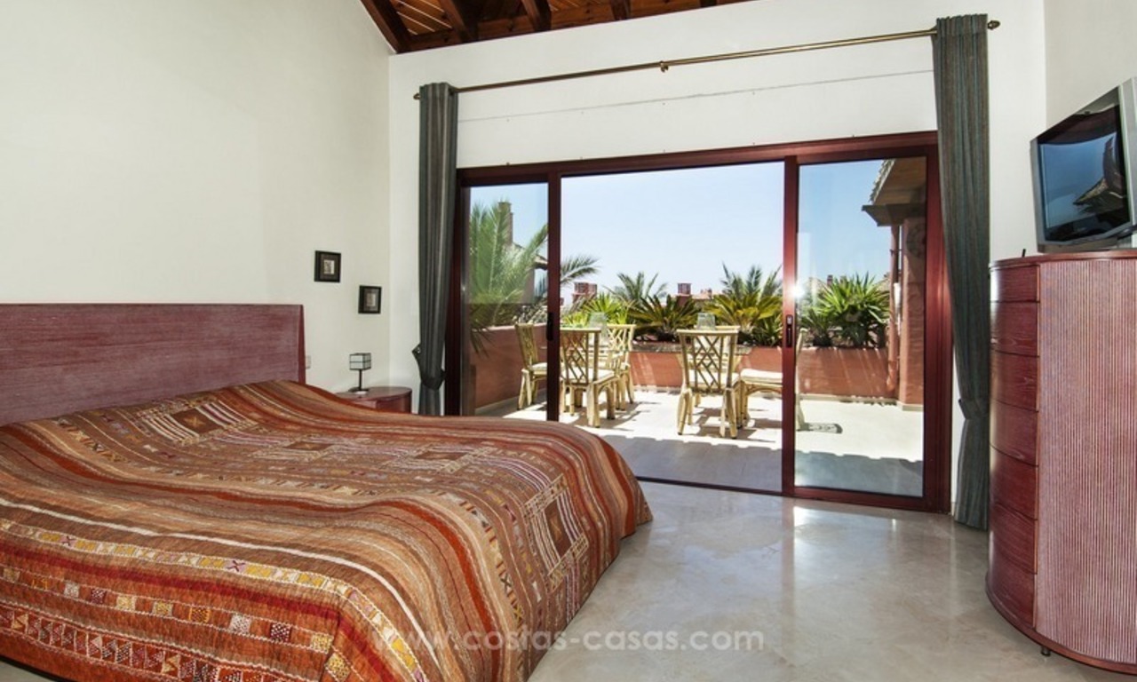 Ático apartamento de lujo frente al mar en venta en la Nueva Milla de Oro, entre Marbella y Estepona 29