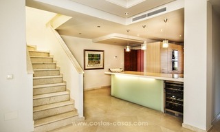 Ático apartamento de lujo frente al mar en venta en la Nueva Milla de Oro, entre Marbella y Estepona 20