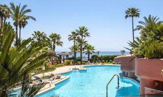 Ático apartamento de lujo frente al mar en venta en la Nueva Milla de Oro, entre Marbella y Estepona 41