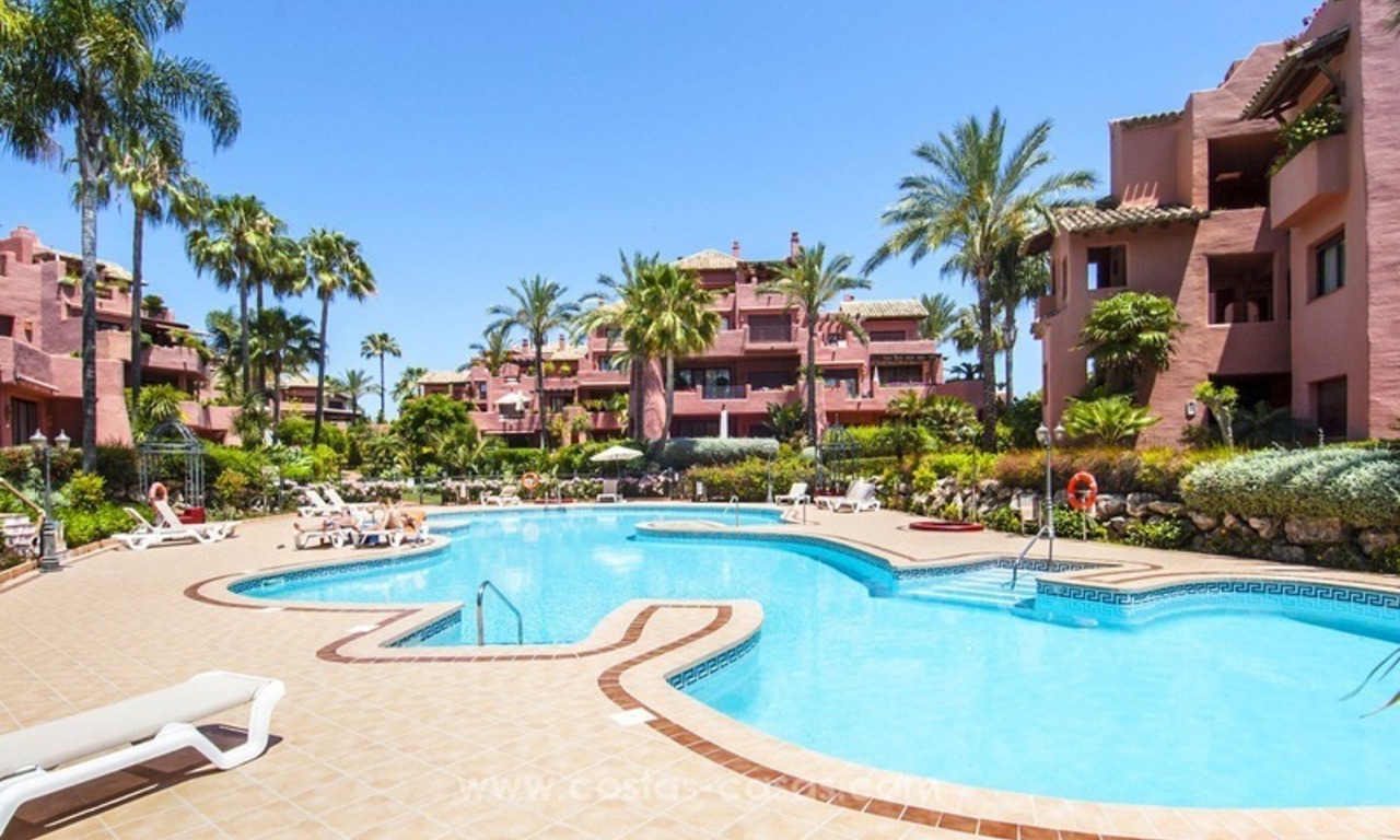 Ático apartamento de lujo frente al mar en venta en la Nueva Milla de Oro, entre Marbella y Estepona 38