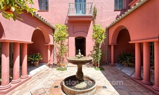 Villa encantadora y renovada en venta en Hacienda Las Chapas - Marbella 3