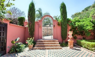 Villa encantadora y renovada en venta en Hacienda Las Chapas - Marbella 2