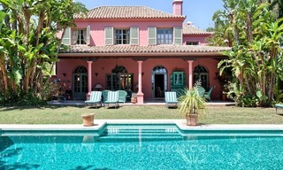 Villa encantadora y renovada en venta en Hacienda Las Chapas - Marbella 1