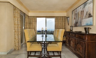 Vistas panorámicas al mar de 3 dormitorios Apartamento Ático en venta en Marbella - Benahavis 7
