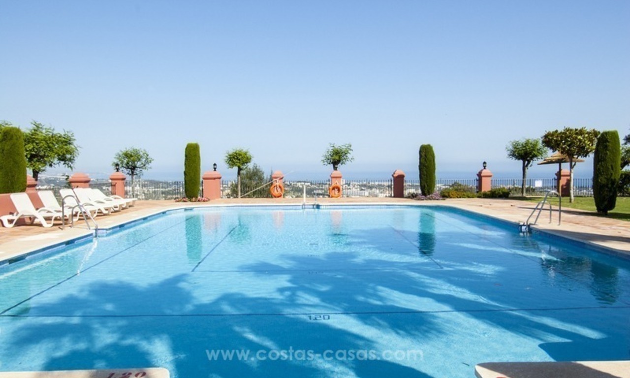 Vistas panorámicas al mar de 3 dormitorios Apartamento Ático en venta en Marbella - Benahavis 19