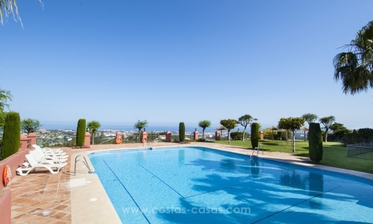 Vistas panorámicas al mar de 3 dormitorios Apartamento Ático en venta en Marbella - Benahavis 21
