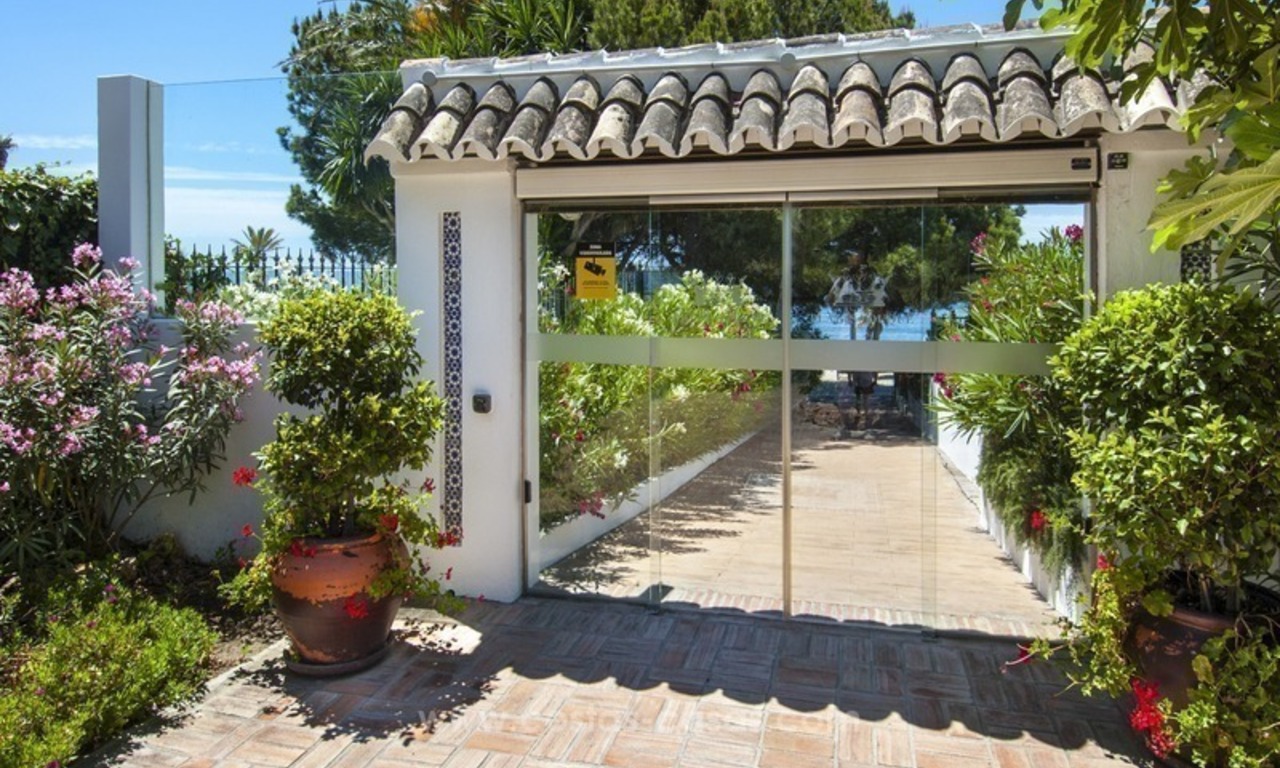 Playas del Duque a la venta: Apartamento totalmente Reformado en primera línea de playa en Puerto Banús, Marbella 44