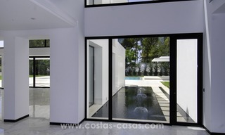 Nueva villa moderna de playa en venta en Marbella 10