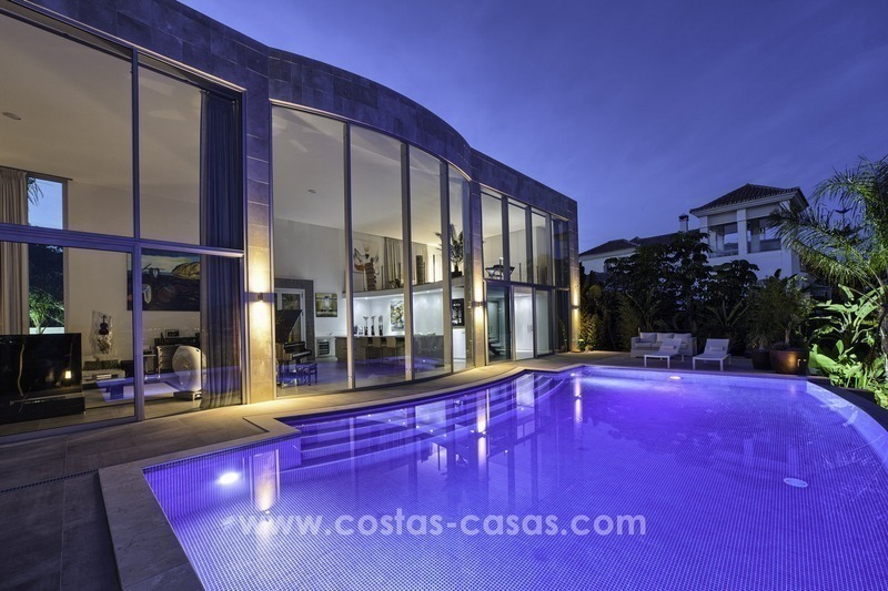 Impresionante Villa moderna en venta en Nueva Andalucía, Marbella - Benahavís