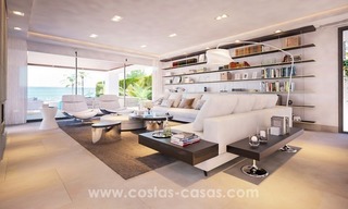 Villa de nueva construcción contemporánea en primera línea de playa en venta en la Nueva Milla de Oro, Marbella - Estepona 16