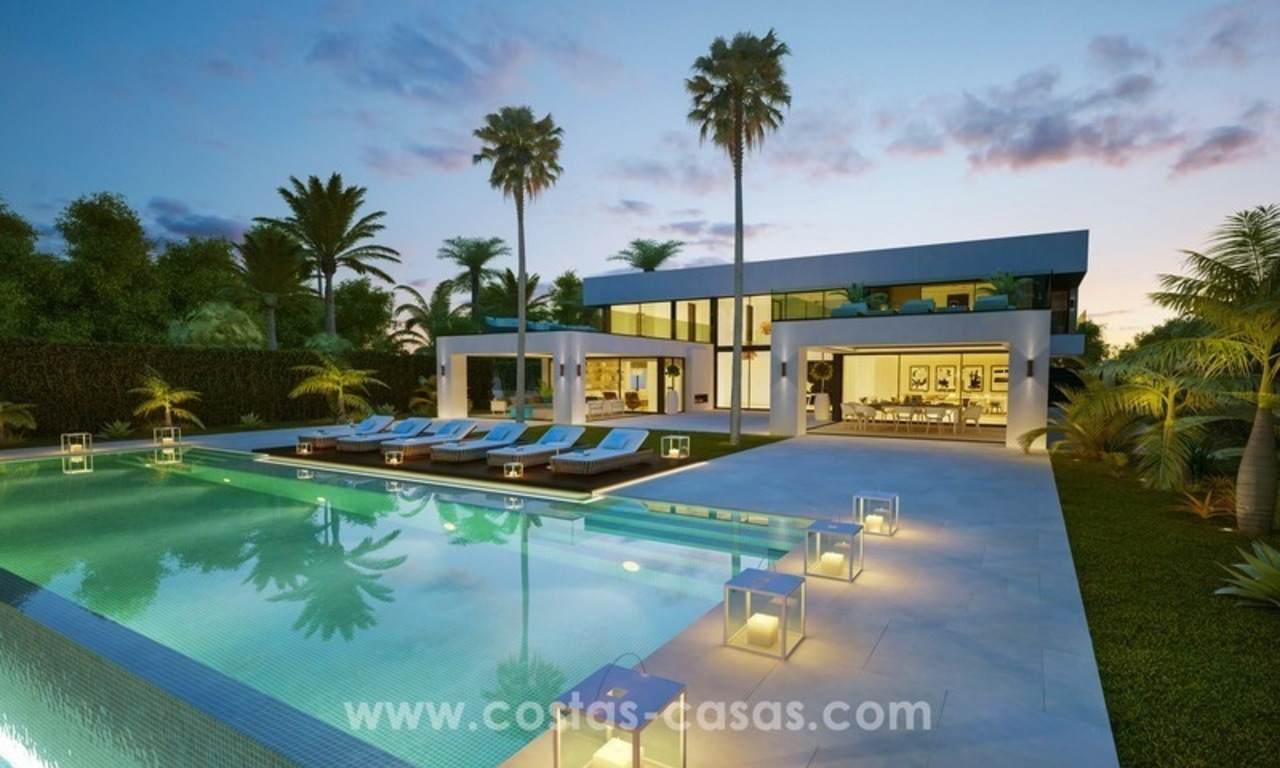 Villa de nueva construcción contemporánea en primera línea de playa en venta en la Nueva Milla de Oro, Marbella - Estepona 2