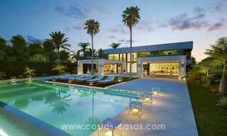 Villa de nueva construcción contemporánea en primera línea de playa en venta en la Nueva Milla de Oro, Marbella - Estepona 2