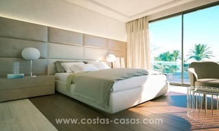 Villa de nueva construcción contemporánea en primera línea de playa en venta en la Nueva Milla de Oro, Marbella - Estepona 18