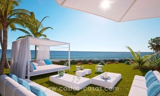 Villa de nueva construcción contemporánea en primera línea de playa en venta en la Nueva Milla de Oro, Marbella - Estepona 6