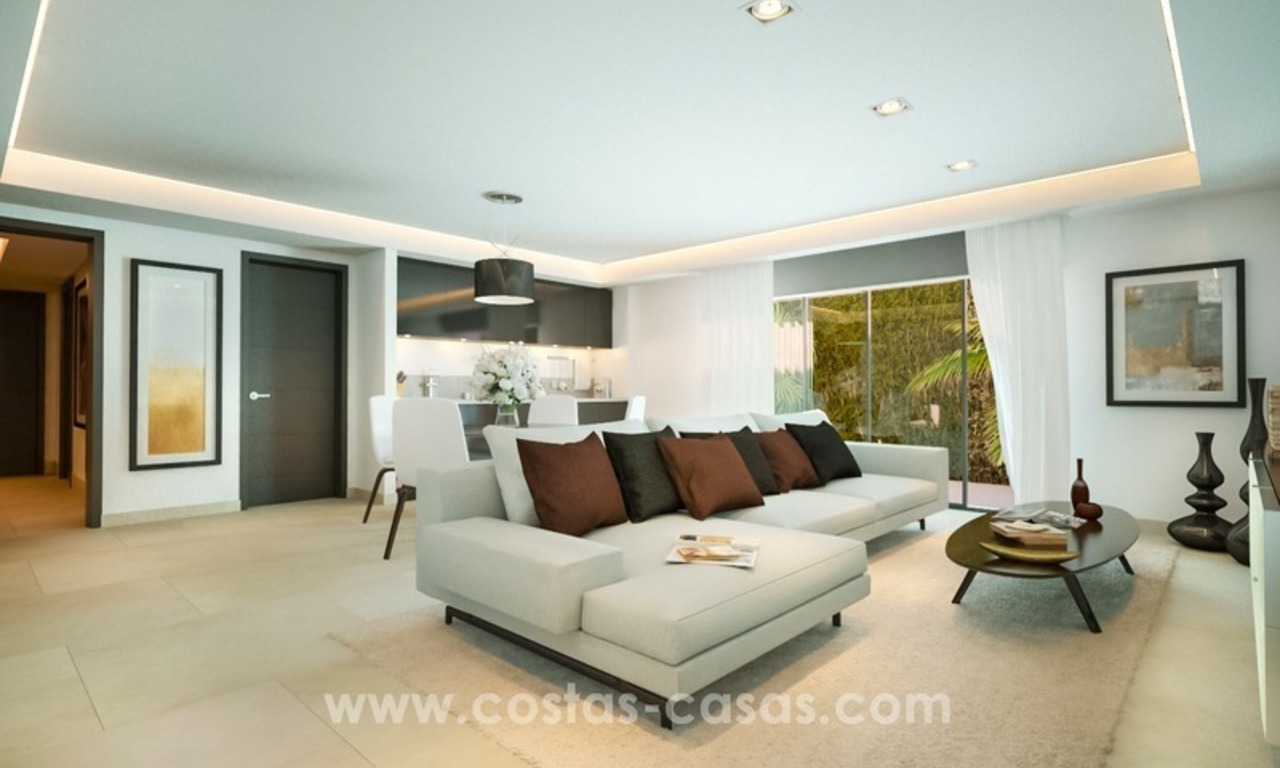 Villa de nueva construcción contemporánea en primera línea de playa en venta en la Nueva Milla de Oro, Marbella - Estepona 19