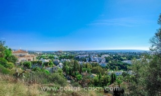 Parcela con vistas panorámicas al mar en venta en Benahavis - Marbella 2