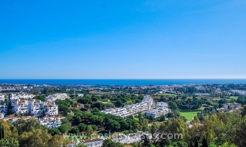 Parcela con vistas panorámicas al mar en venta en Benahavis - Marbella 