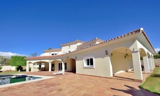 Excelente villa en Segunda línea de playa en Guadalmina Baja, Marbella 2