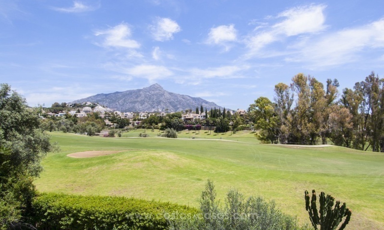 Villa de Diseño en primera línea de golf en Nueva andalucía - Marbella 7