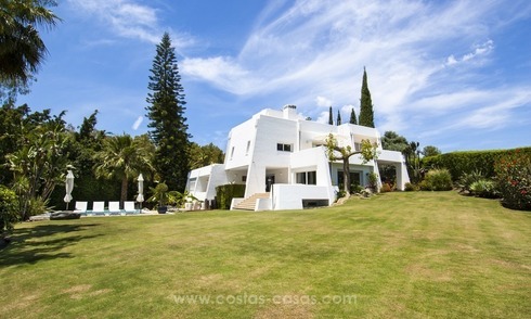Villa de Diseño en primera línea de golf en Nueva andalucía - Marbella 