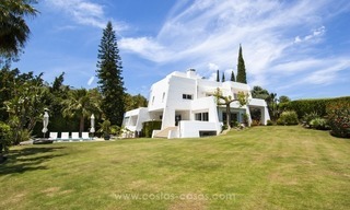 Villa de Diseño en primera línea de golf en Nueva andalucía - Marbella 0