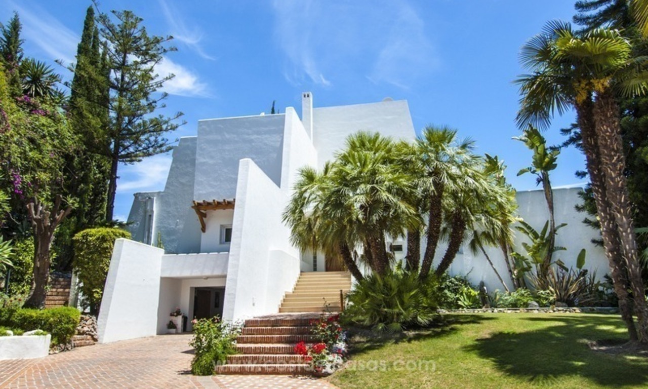 Villa de Diseño en primera línea de golf en Nueva andalucía - Marbella 4
