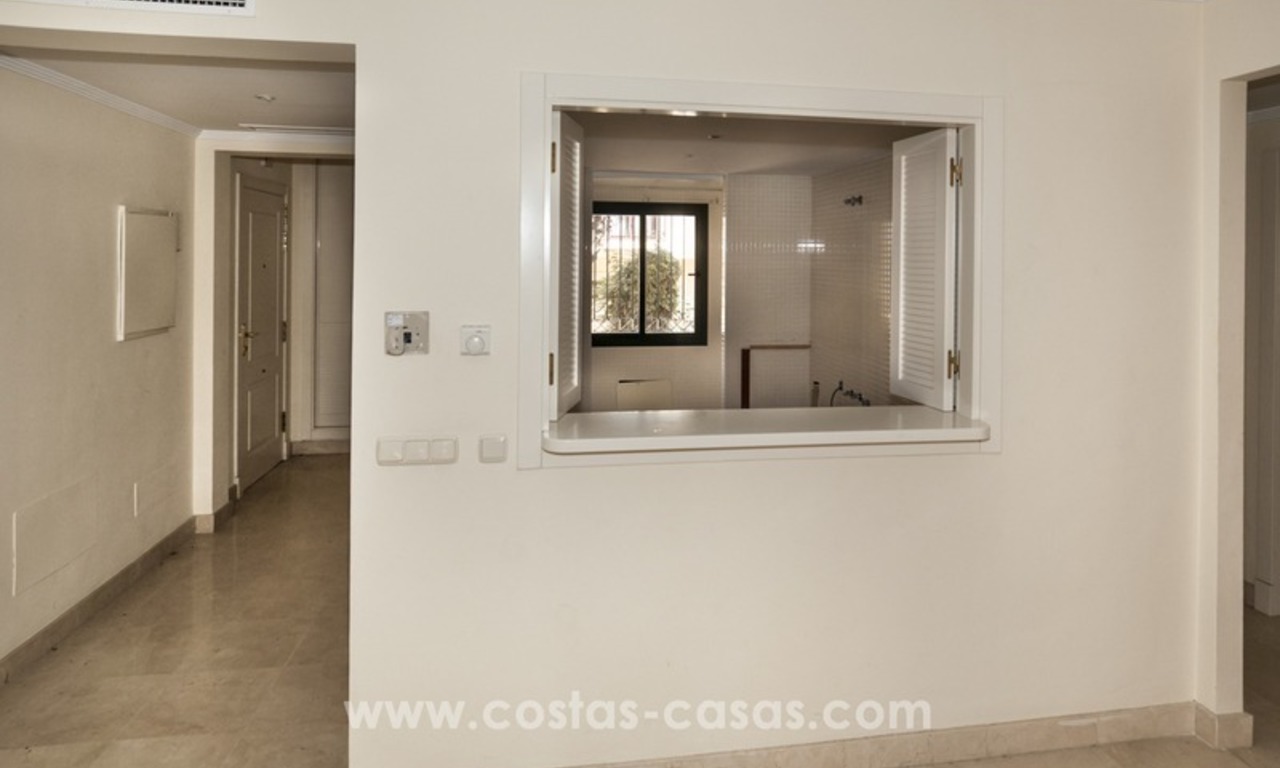 Oportunidad. Apartamento en venta en Nueva Andalucía, a poca distancia de todos los servicios y Puerto Banús en Marbella 6
