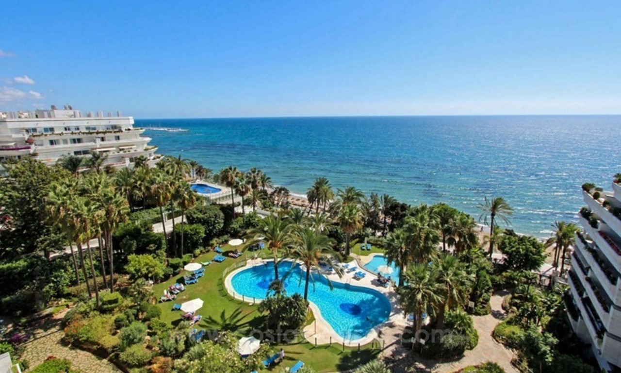 Oportunidad: En venta en Gran Marbella: Fantástico apartamento en primera línea de mar 0