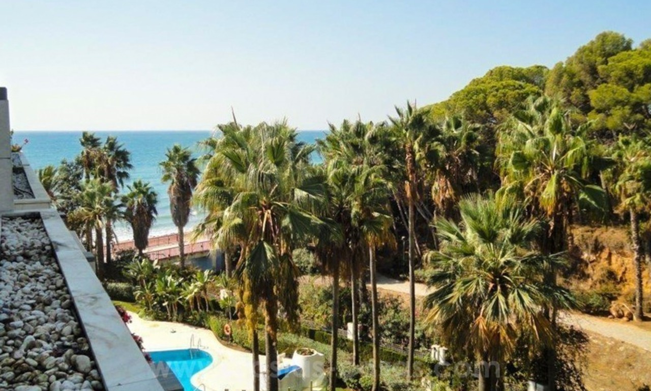 Oportunidad: En venta en Gran Marbella: Fantástico apartamento en primera línea de mar 3