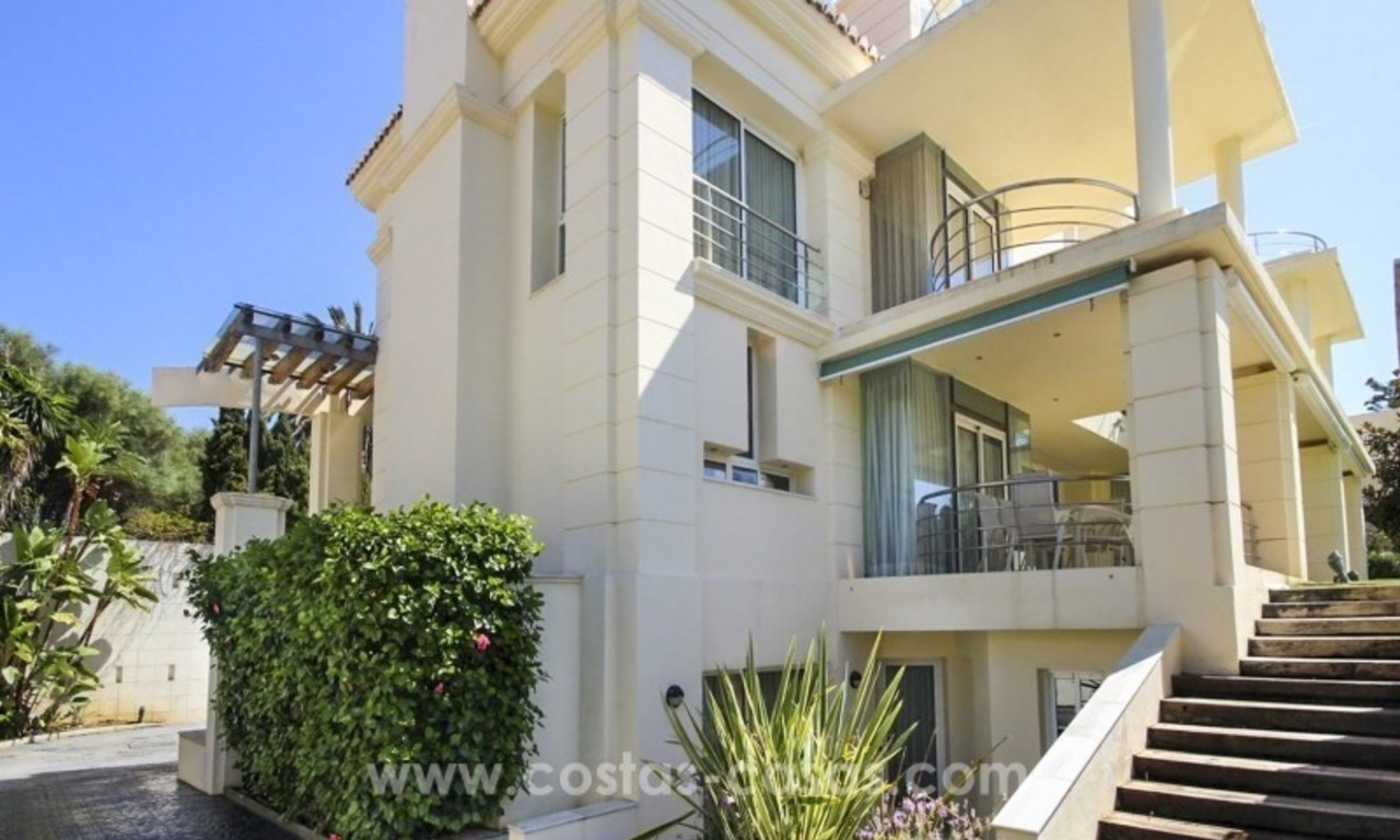 Villa en venta cerca de la playa - Marbella Este - Costa del Sol 3
