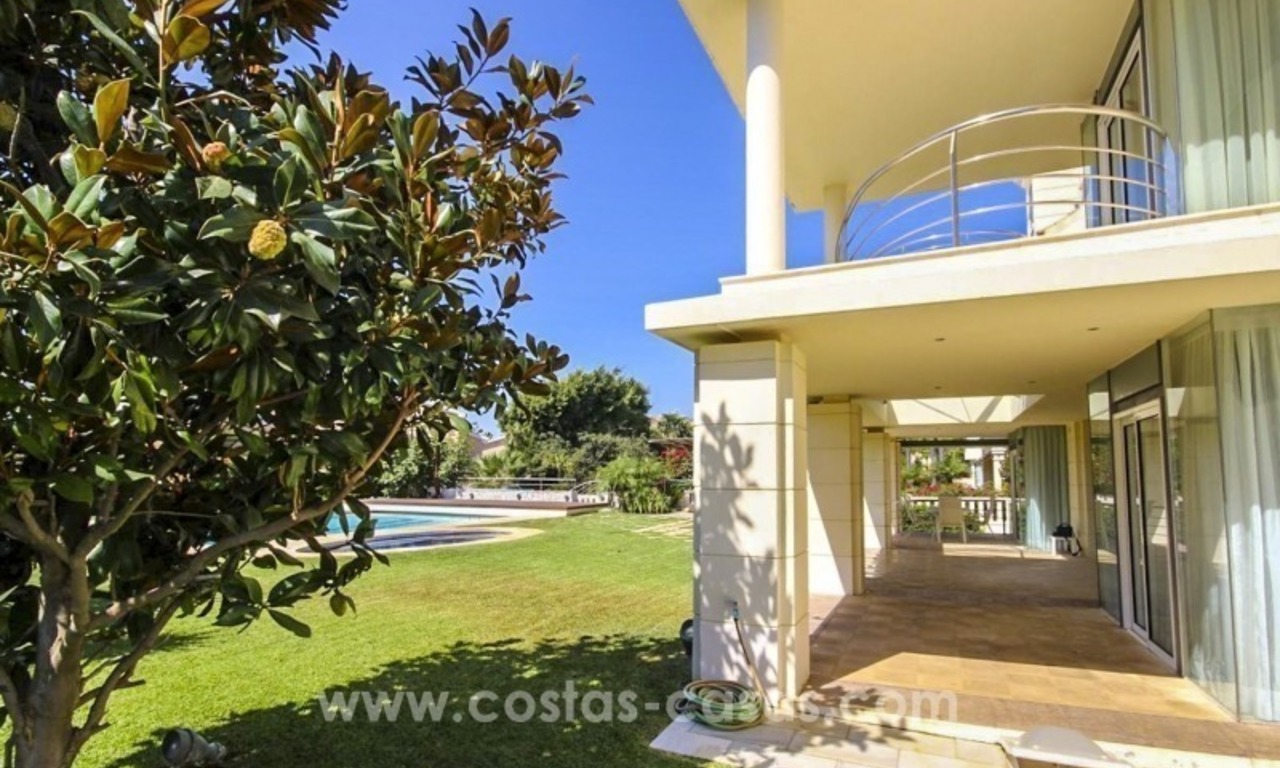 Villa en venta cerca de la playa - Marbella Este - Costa del Sol 4