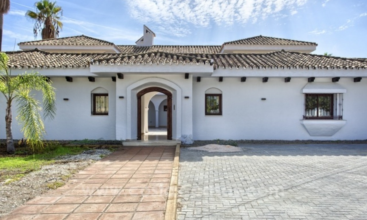 Villa de estilo andaluz moderno en venta en Nueva Andalucía, Marbella 3