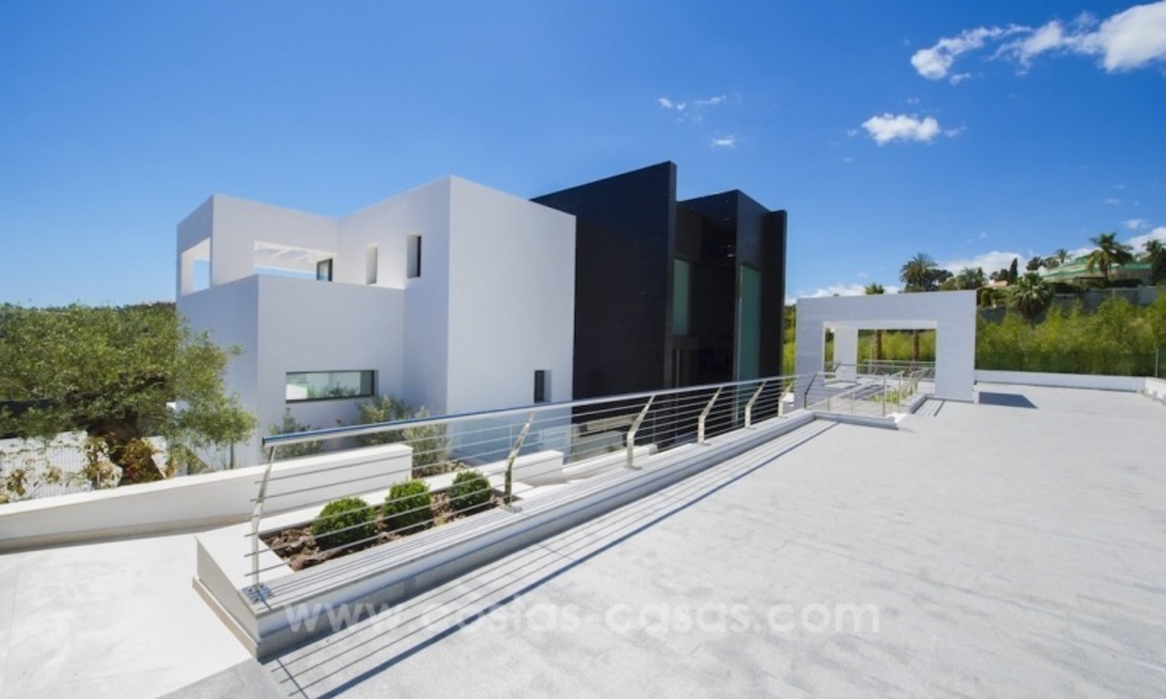 Villa de diseño Recientemente construida en venta en Nueva Andalucía, Marbella 6