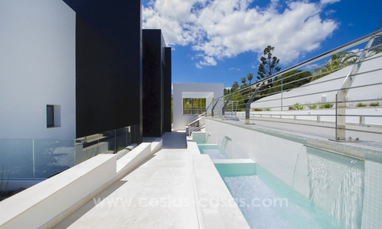 Villa de diseño Recientemente construida en venta en Nueva Andalucía, Marbella 10