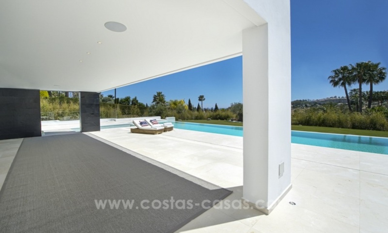 Villa de diseño Recientemente construida en venta en Nueva Andalucía, Marbella 15