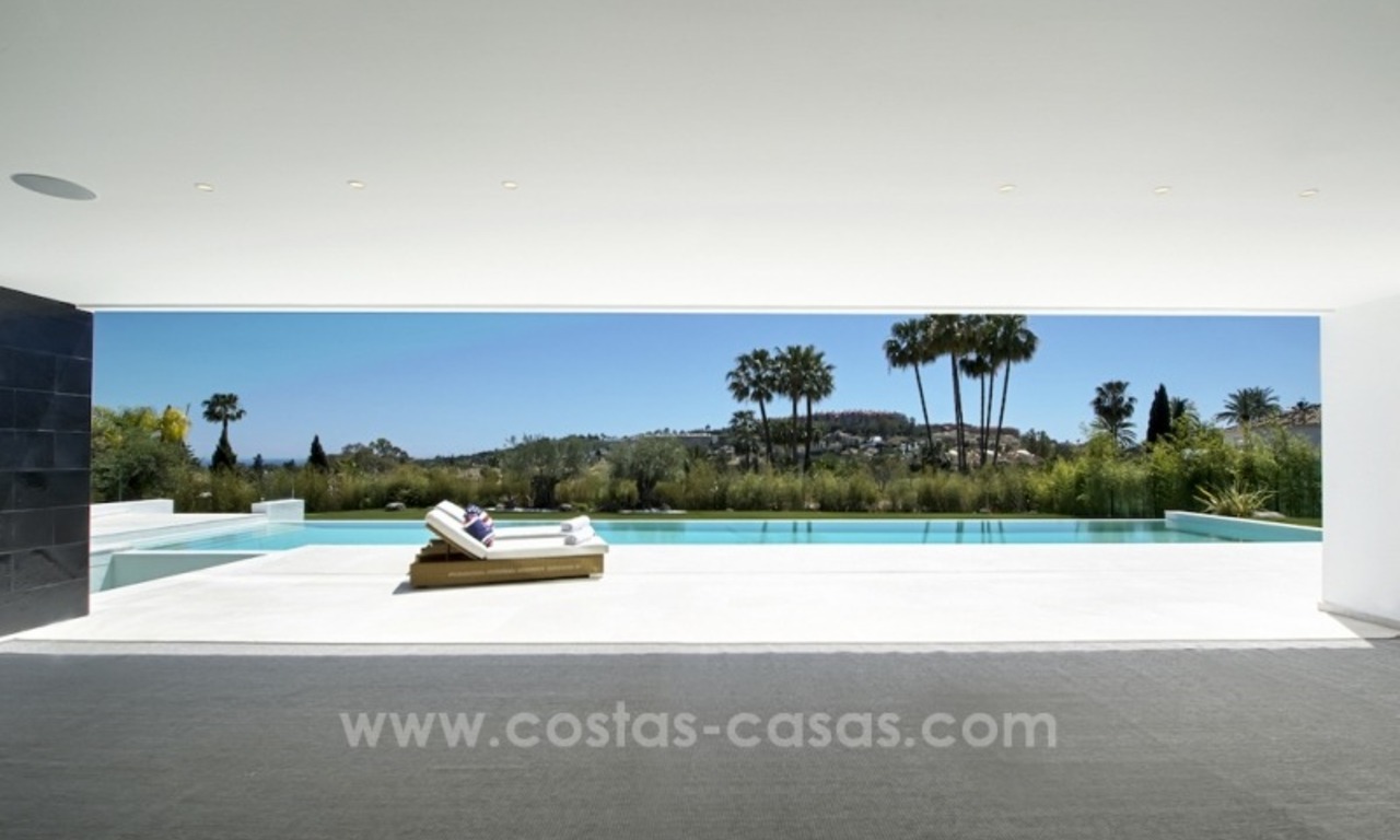 Villa de diseño Recientemente construida en venta en Nueva Andalucía, Marbella 16