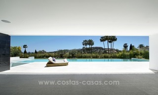 Villa de diseño Recientemente construida en venta en Nueva Andalucía, Marbella 16