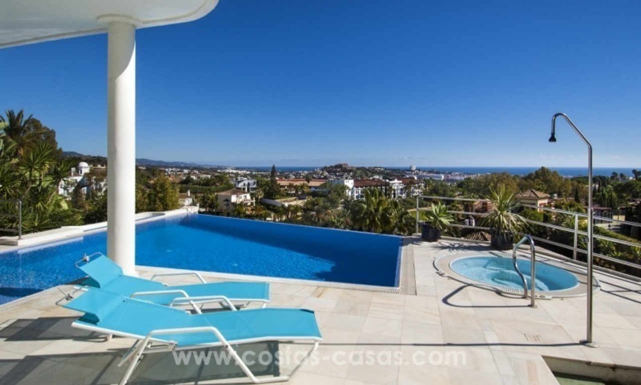 Villa de estilo contemporáneo con vistas al mar en el golf a la venta, zona exclusiva de Nueva Andalucía - Marbella 5