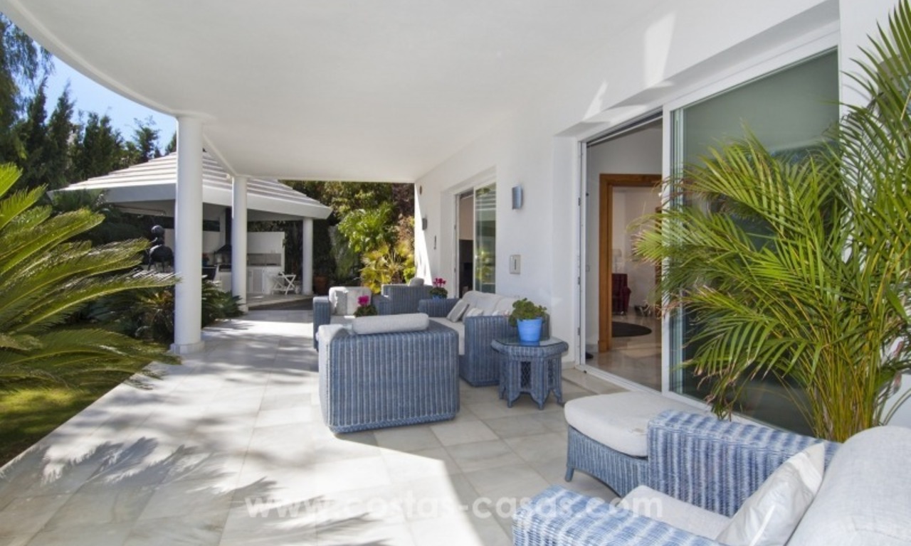 Villa de estilo contemporáneo con vistas al mar en el golf a la venta, zona exclusiva de Nueva Andalucía - Marbella 6