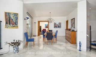 Villa de estilo contemporáneo con vistas al mar en el golf a la venta, zona exclusiva de Nueva Andalucía - Marbella 15