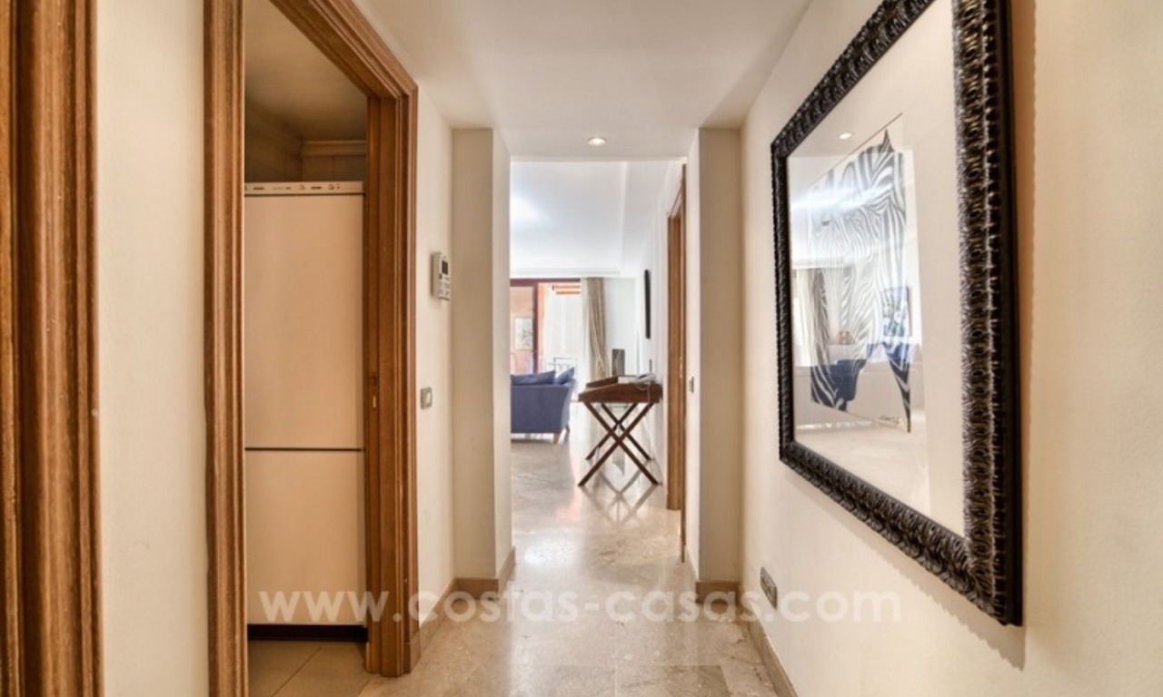 Apartamento en venta con vistas al mar en el ala privada del hotel Kempinski, Estepona - Marbella 14